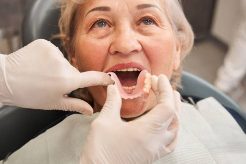 Dentures | The Risks Of Wearing Dentures All Day