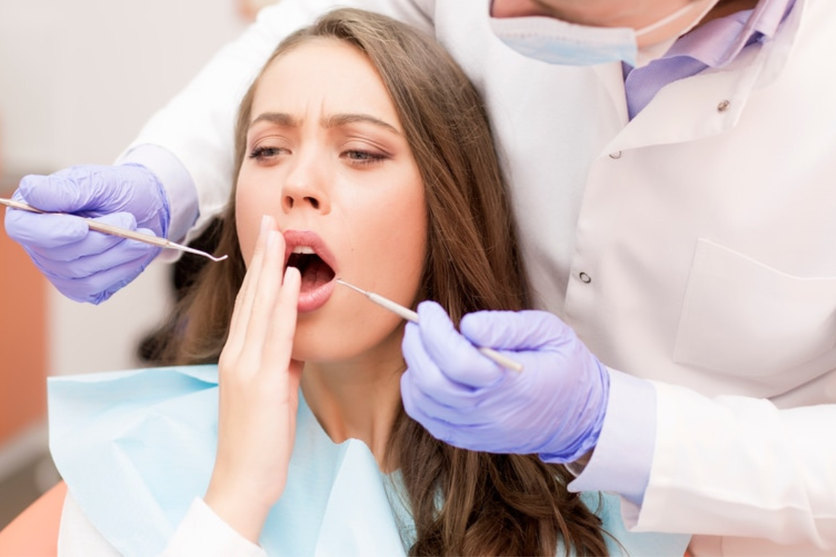 Emergency Dental Care: When Should You Call Your Dentist